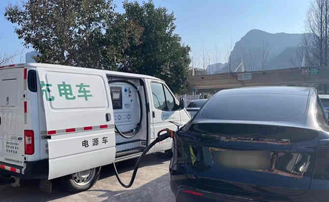 清新区汽车搭电